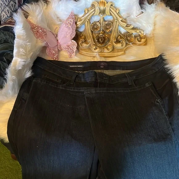 NYDJ *FLAWED* Barbara Bootcut Size 22W. Like New, worn once. *FLAW on left leg* - Picture 4 of 7